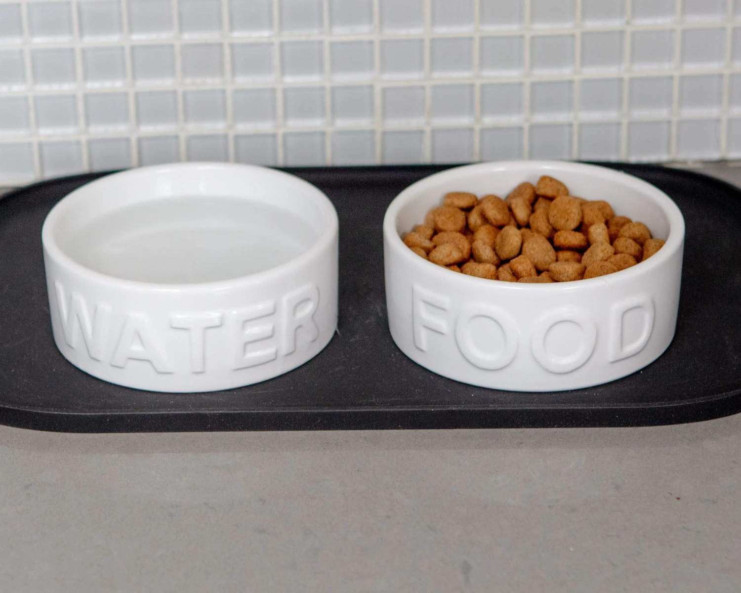 PARK LIFE DESIGNS Classic Food Ceramic Pet Bowl In White - Image 3