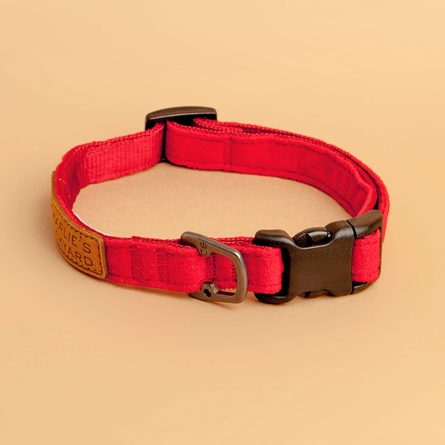 CHARLIE'S BACKYARD Easy Dog Collar In Red