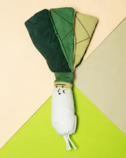THE FURRY FOLKS Green Onion Nosework Dog Toy