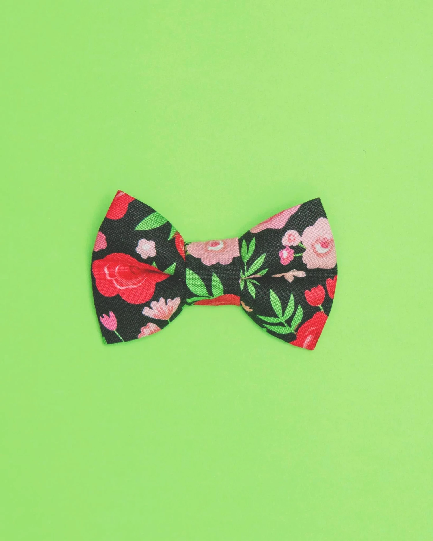 SWEET PICKLES DESIGNS The Small Town Romance Pet Bow Tie (Made In The USA)